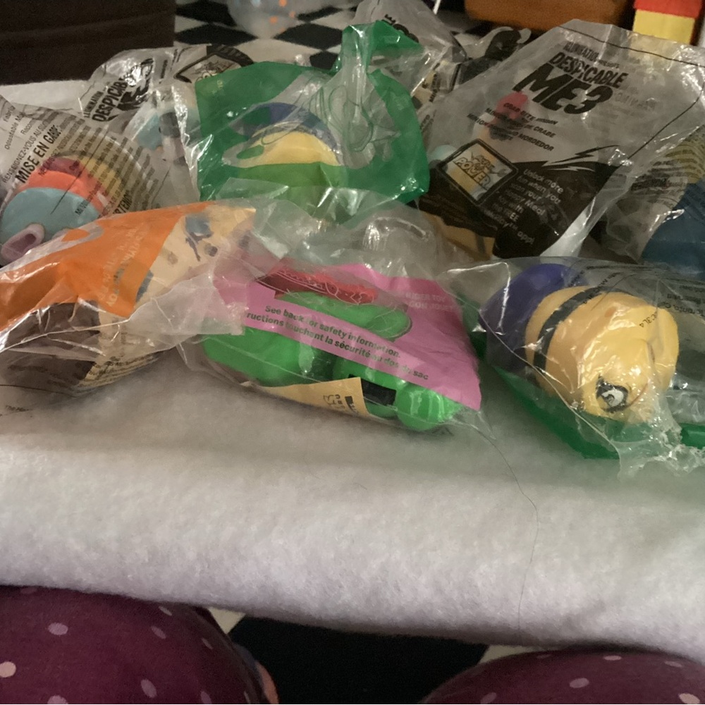 Universal Despicable Me Party Favors - Yellow, Green, Orange